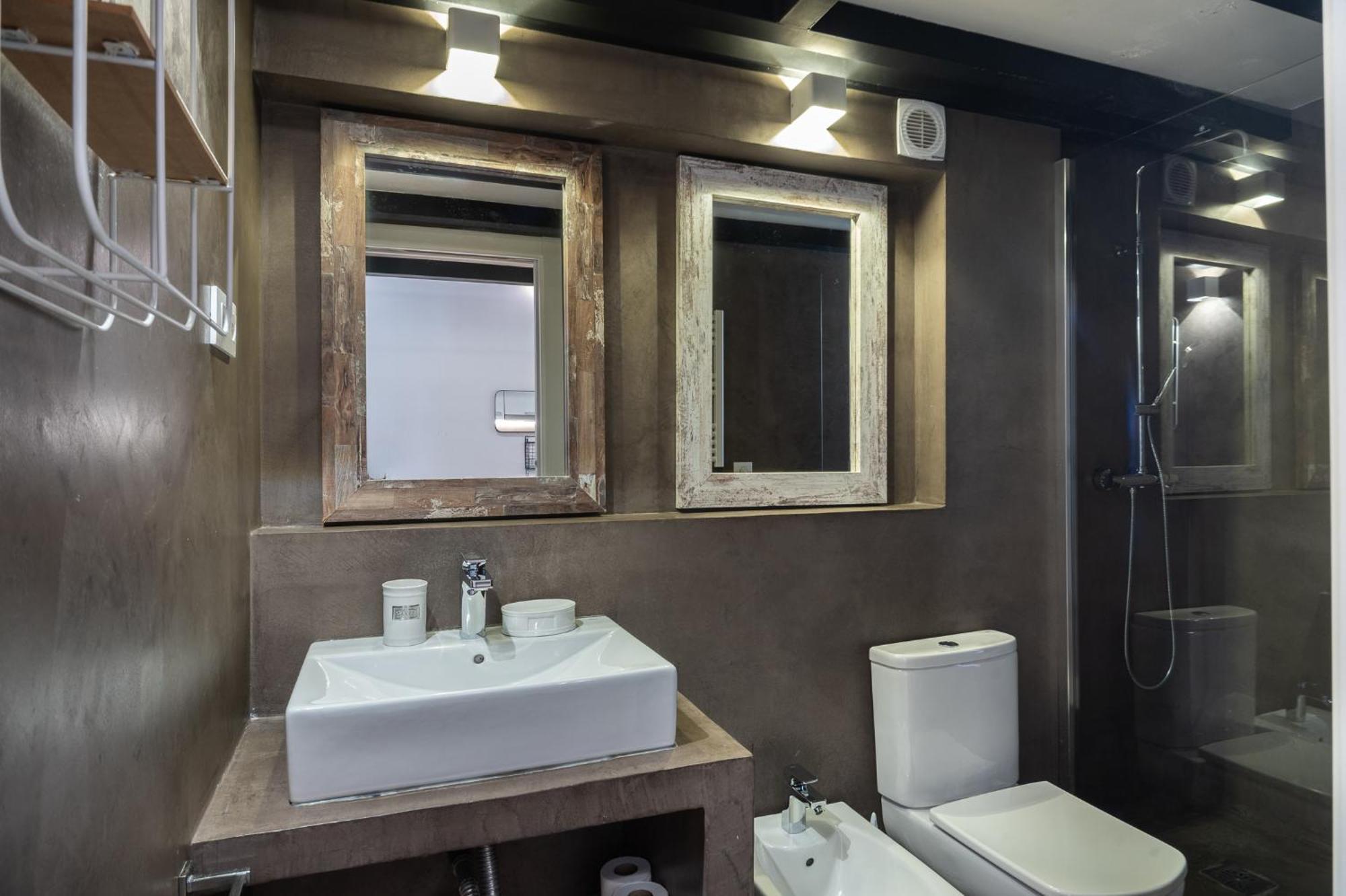 Beautiful Renovated Loft Minutes From The Beach Барселона Экстерьер фото